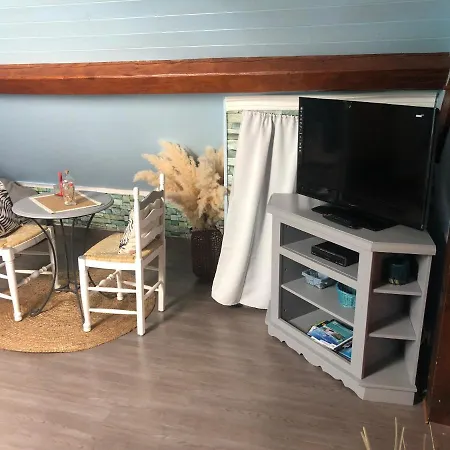 Les Floralies Apartment *